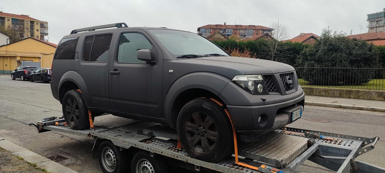 Nissan Pathfinder 2.5 dCi 7 POSTI Cambio automatico