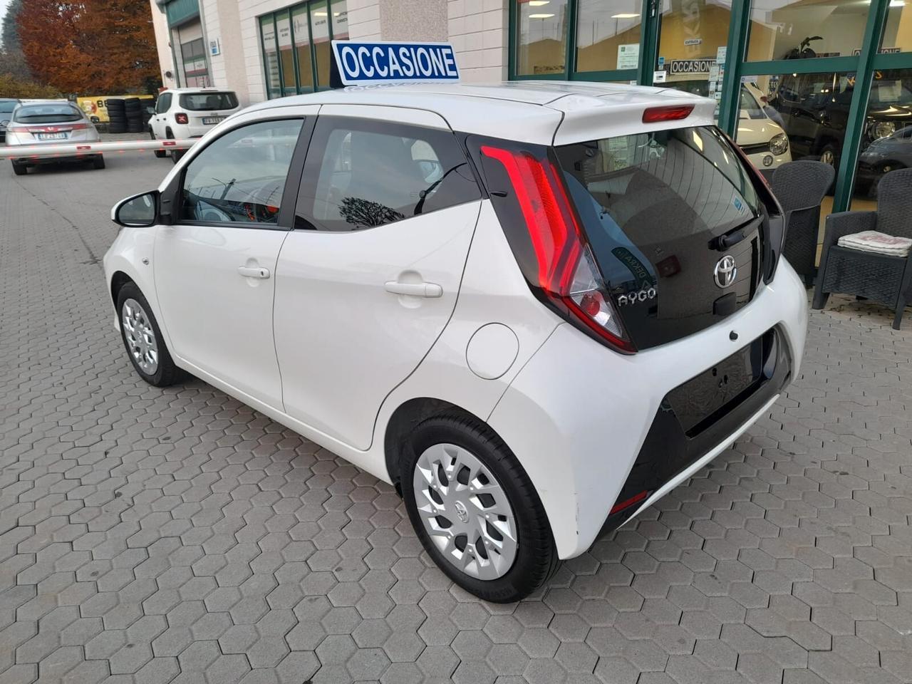 Toyota Aygo 1.0 VVT-i 72 CV 5 porte x-play