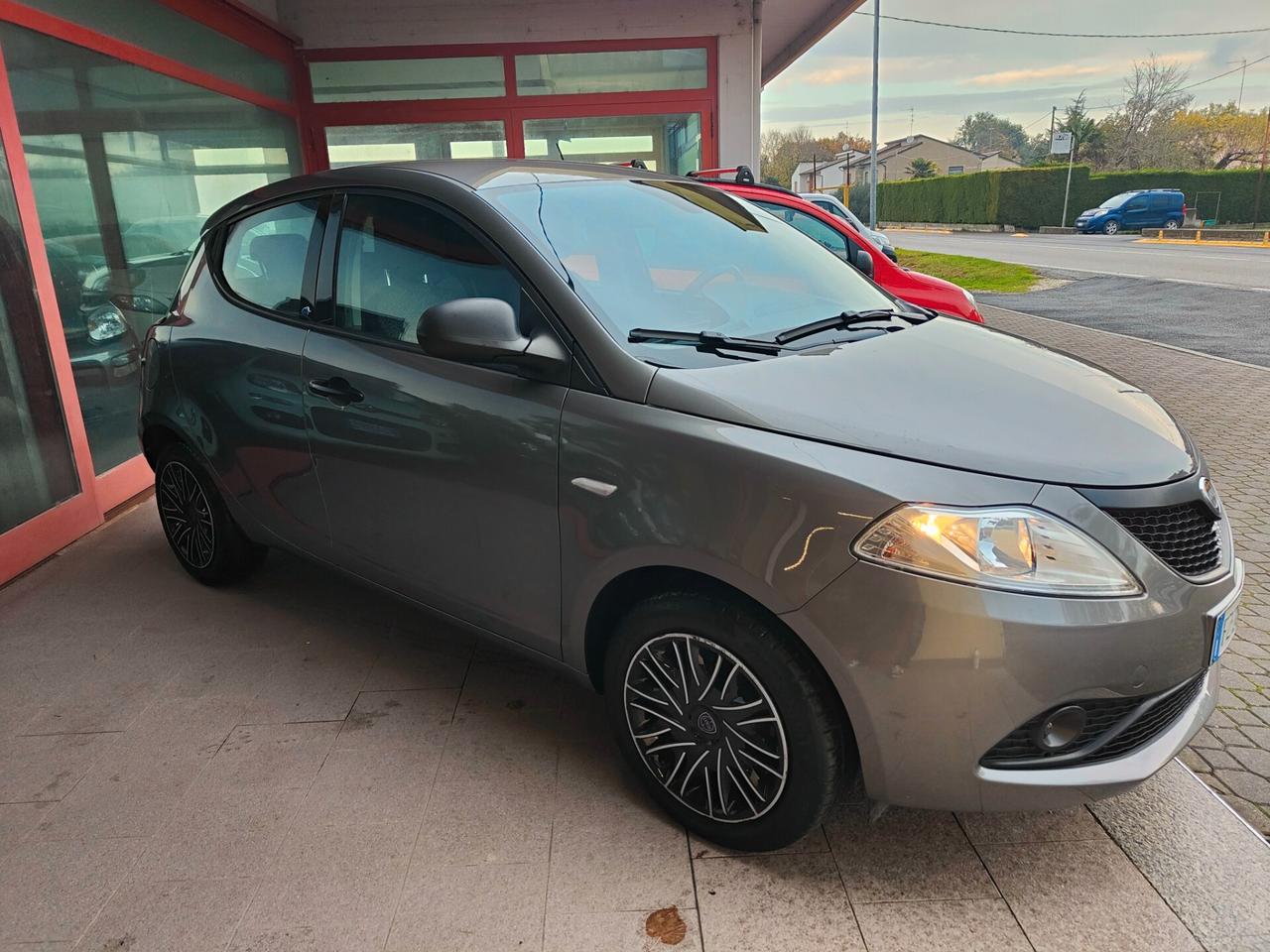 Lancia Ypsilon 1.2 69 CV 5 porte GPL Ecochic Elefantino Blu