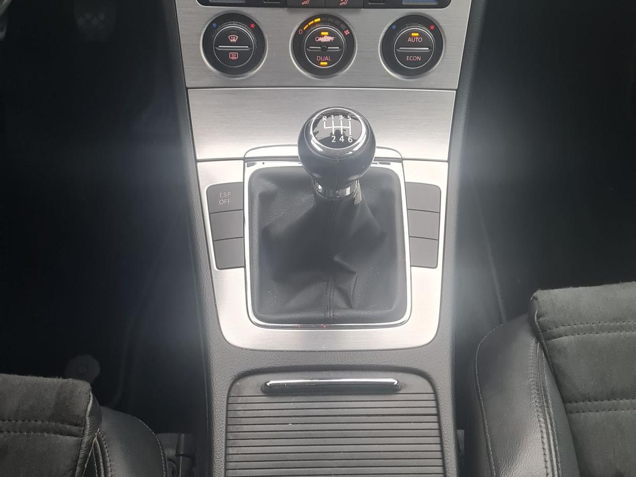 Volkswagen Passat 2.0 FSI Highline #8836