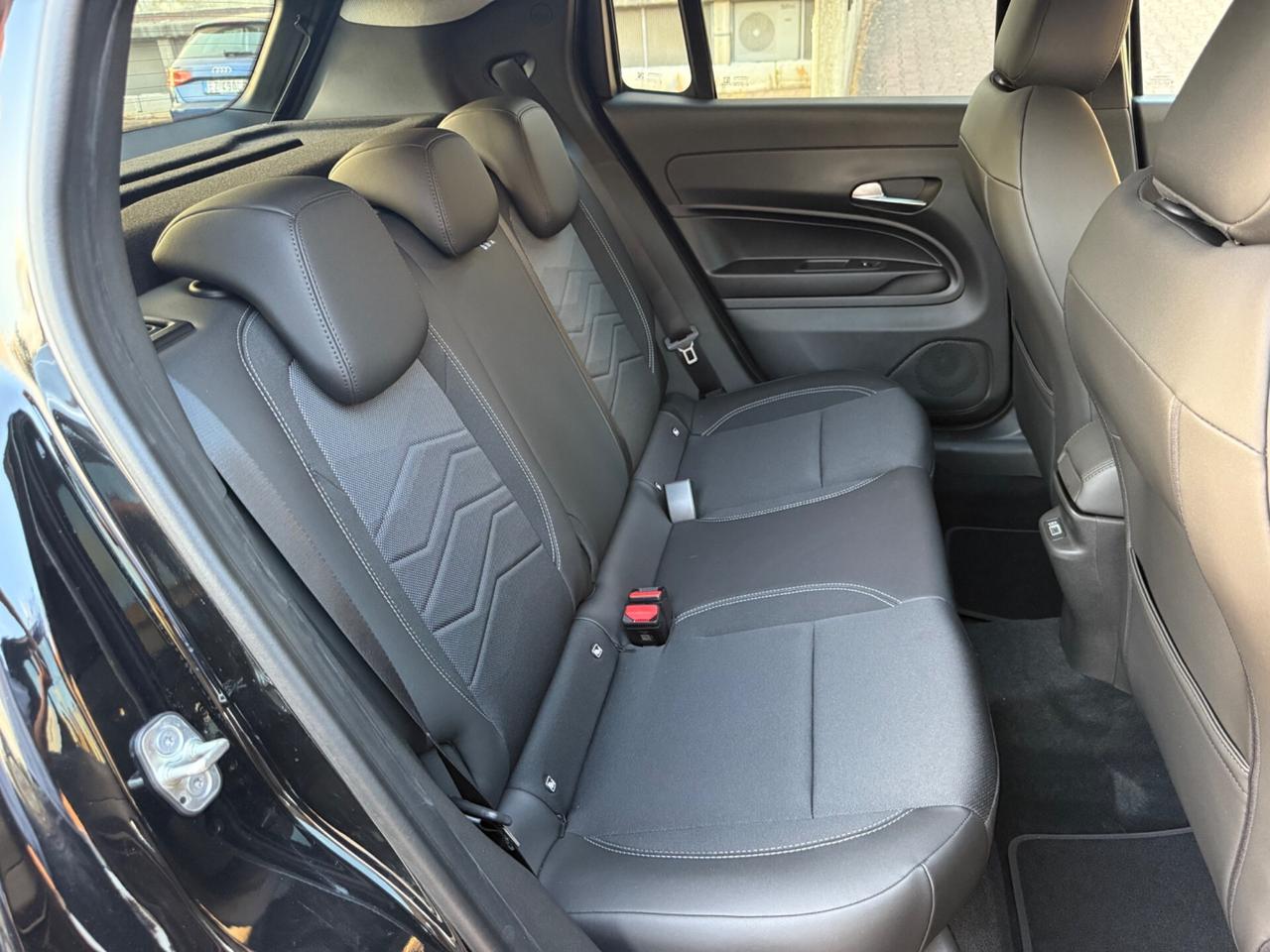 Jeep Avenger 1.2 Turbo e-Hybrid MHEV Summit