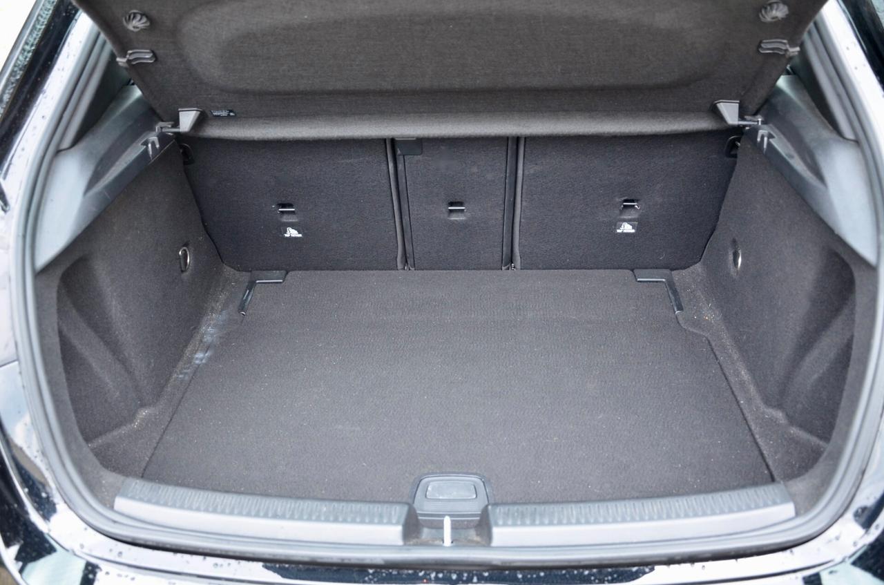 MERCEDES-BENZ A 180d PREMIUM 116cv AUTO, UNICOPROP, SERVICE MERCEDES, UFF ITALIANA, EURO 6D, FARI LED, LUCI AMBIENTE, PERMUTE