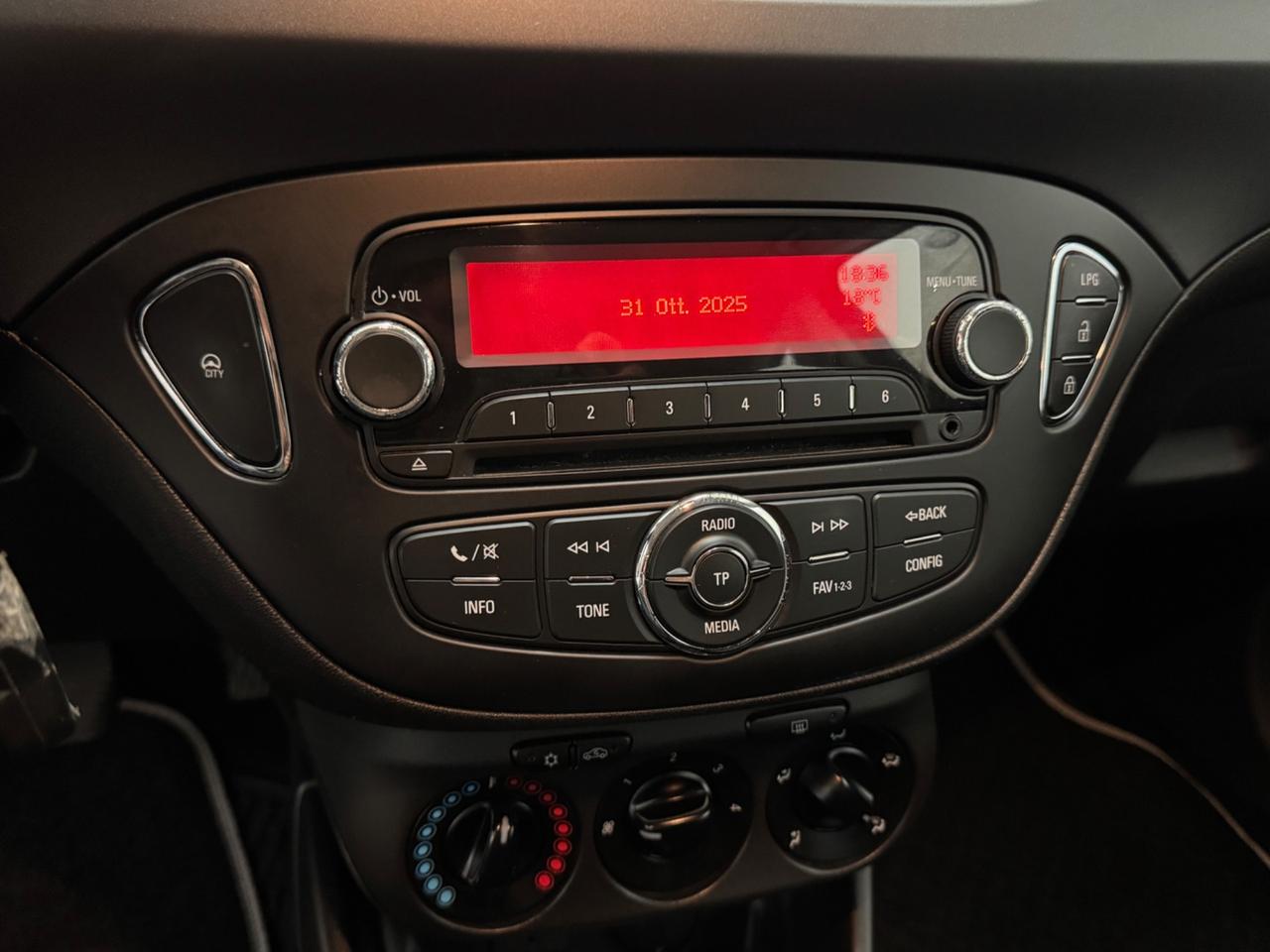 Opel Corsa 1.4 90CV GPL Tech 5p.