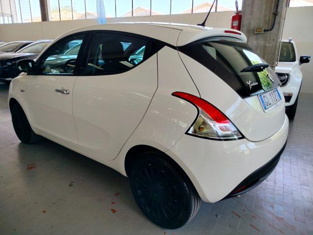 LANCIA Ypsilon 1.0 Hybrid Silver