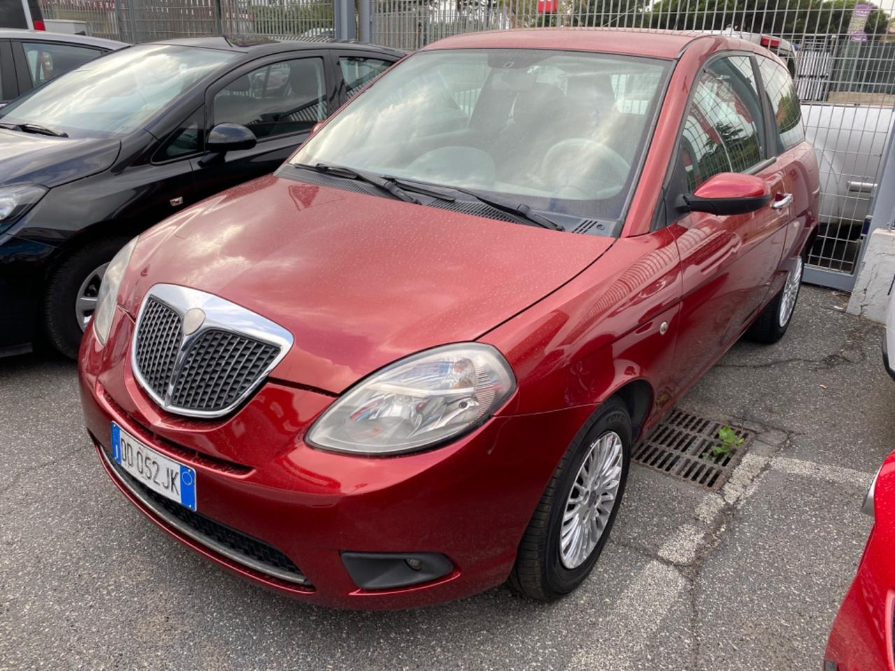 Lancia Ypsilon 1.3 MJT 75CV Argento