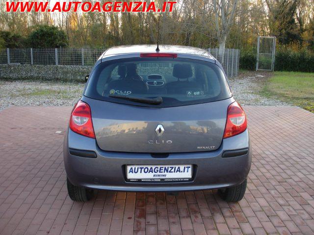 RENAULT Clio 1.2 16V 5 porte Confort