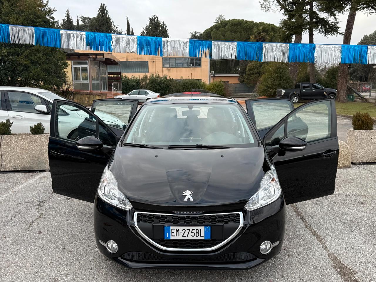 " UNA CHICCA " Peugeot 208 1.6 e-HDi 92 CV Allure