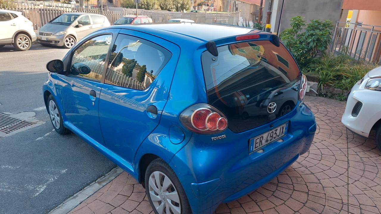 Toyota Aygo 1.0 12V VVT-i 5 porte Active Connect