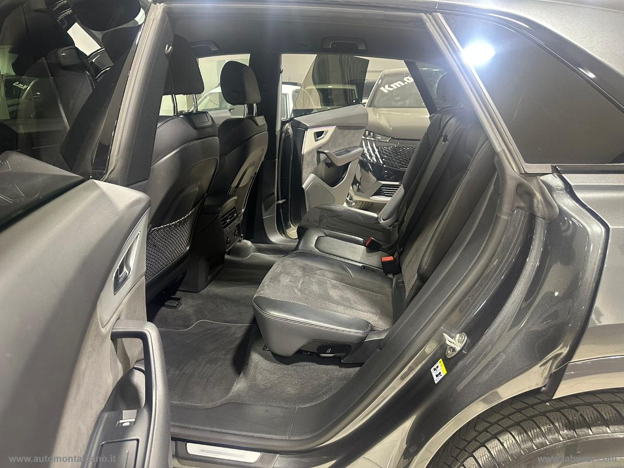 AUDI Q8 45 TDI quattro tiptronic Sport