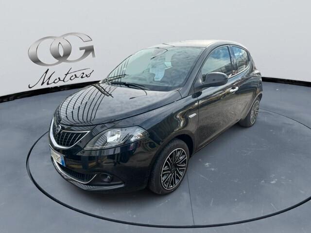 Lancia Ypsilon 1.0 FireFly 5 porte S&S Hybryd Gold