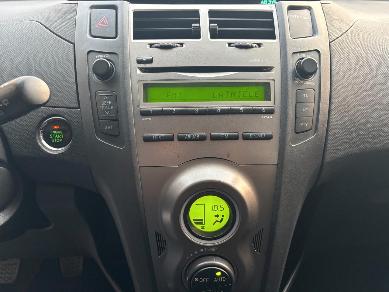 Toyota Yaris 1.0 5 porte Sol