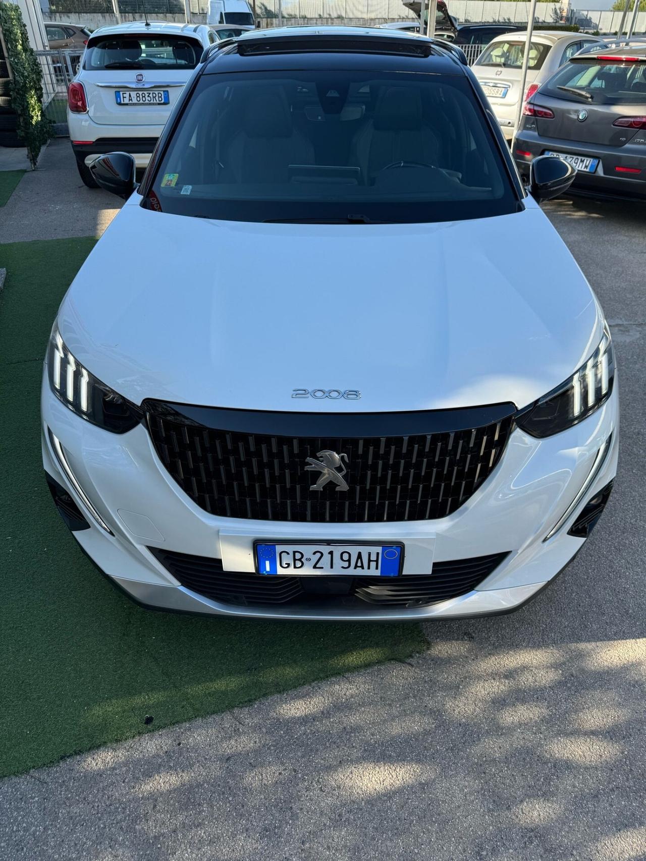Peugeot 2008 1.5 HDI 130 EAT8 Navi Pack Tetto introvabile