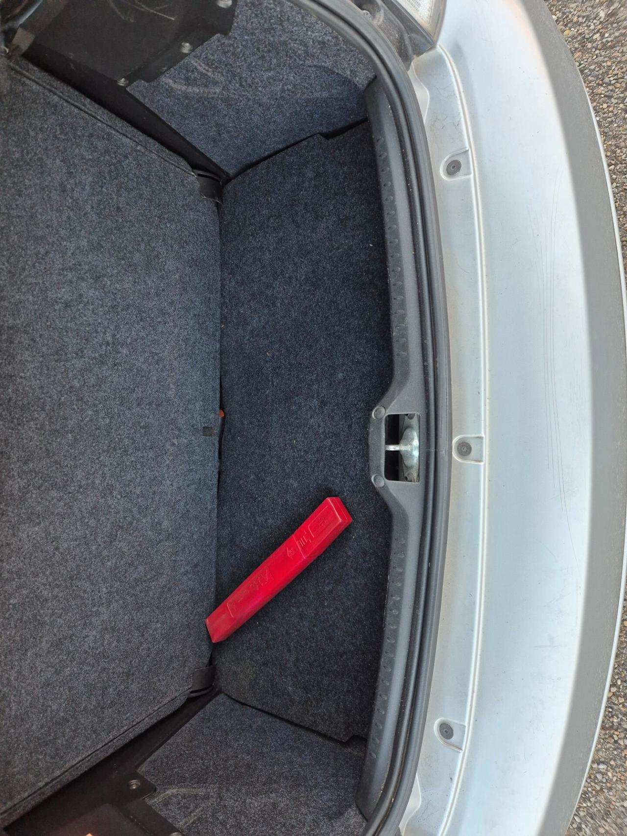 Lancia Ypsilon 1.2 69 CV Unyca