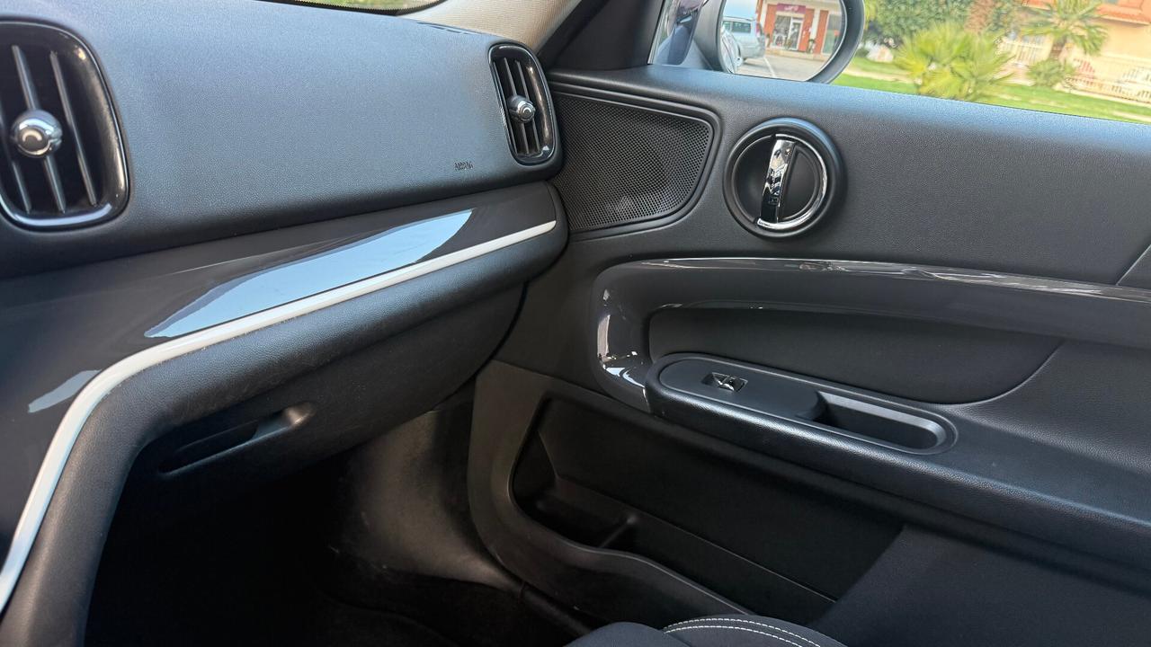 Mini Cooper SD Countryman 2.0 ALL4 Automatica