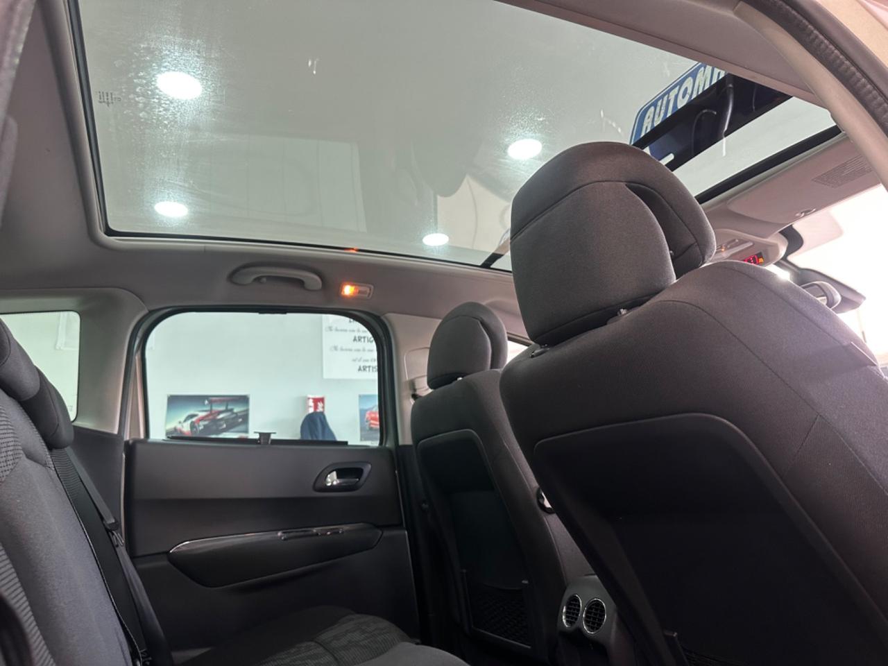 Peugeot 3008 2012 automatica tetto nuova
