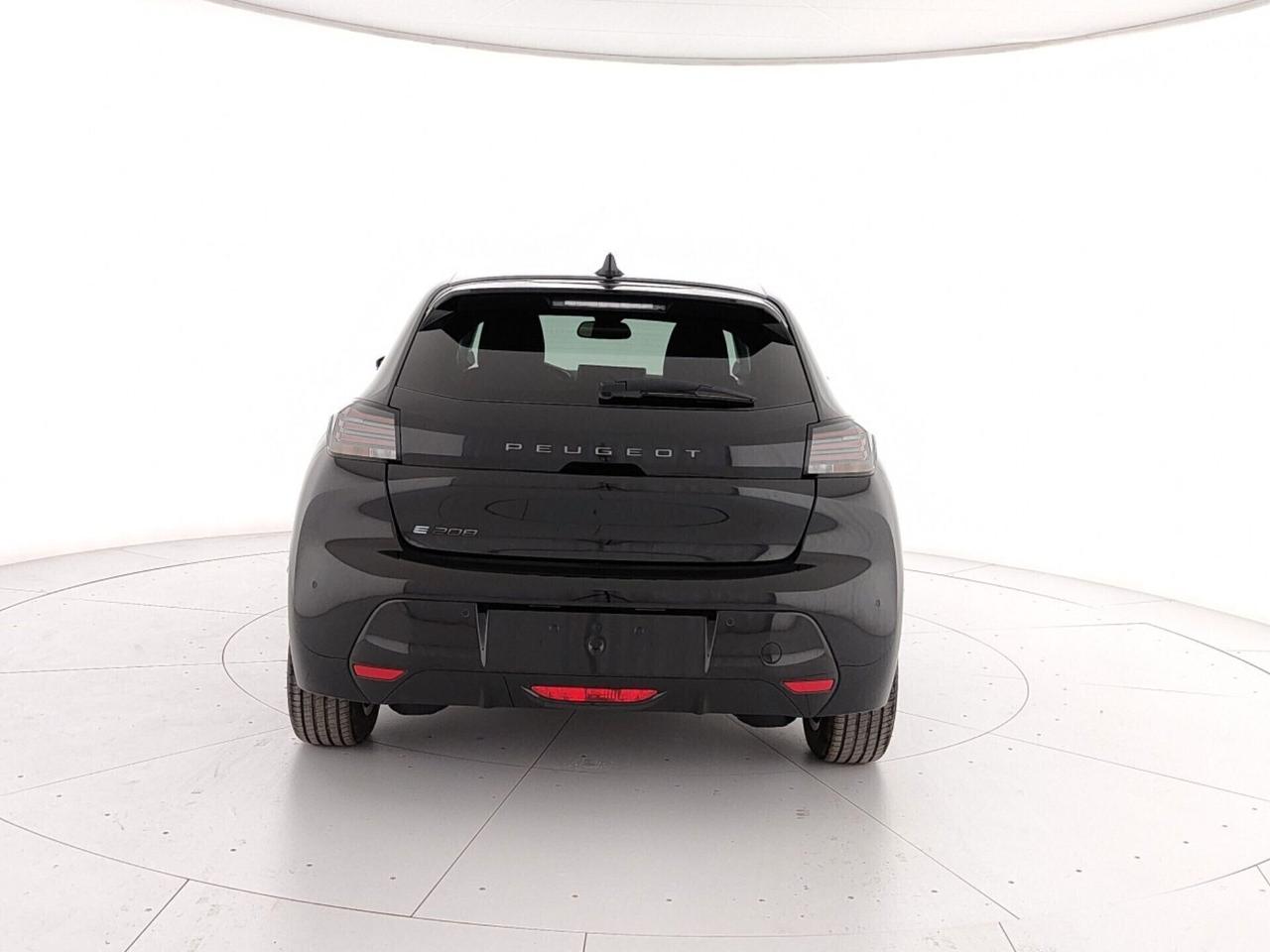 Peugeot 208 motore elettrico 136 CV 5 porte Allure