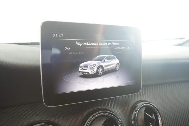 MERCEDES-BENZ CLA sse GLA GLA 200 d Automatic Business