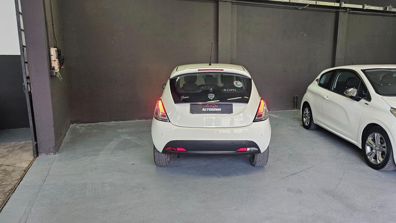 Lancia Ypsilon 0.9 TwinAir 85 CV 5 porte S&S Gold