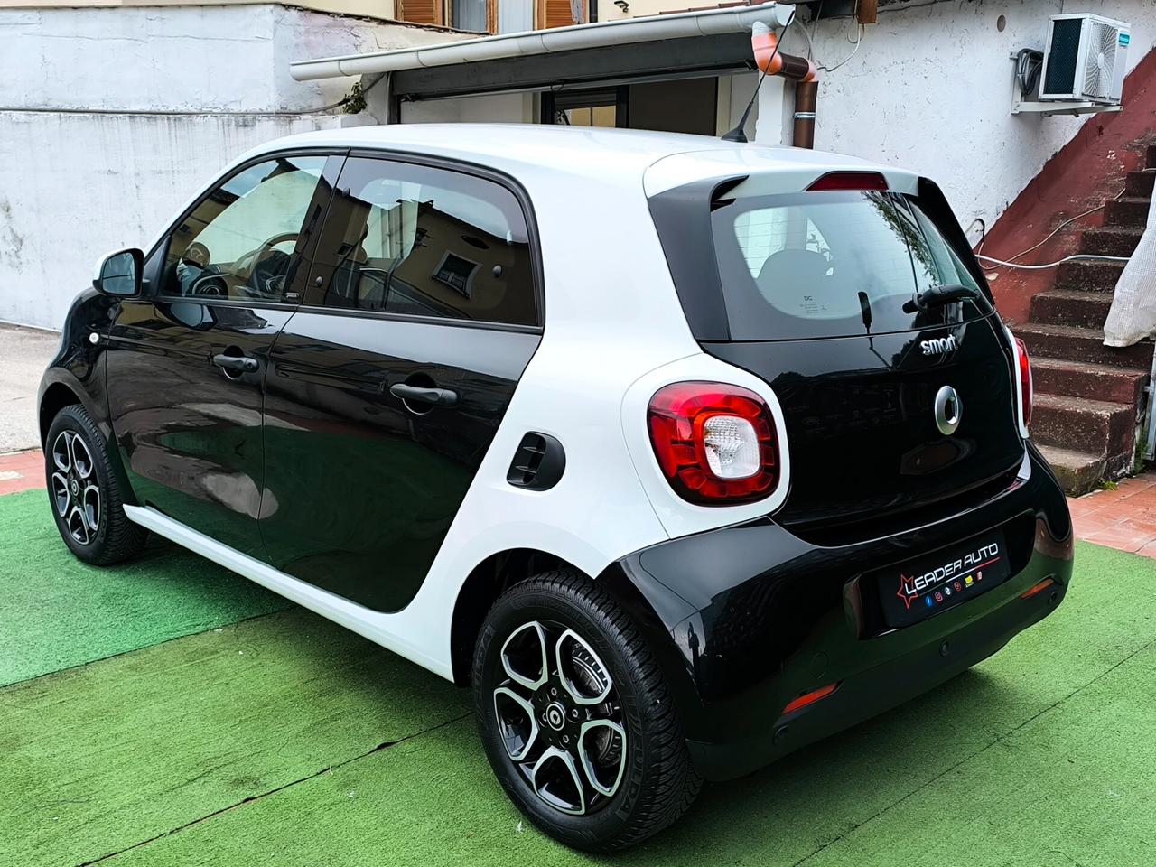 Smart ForFour 1.0 71 cv versione Passion Full Led