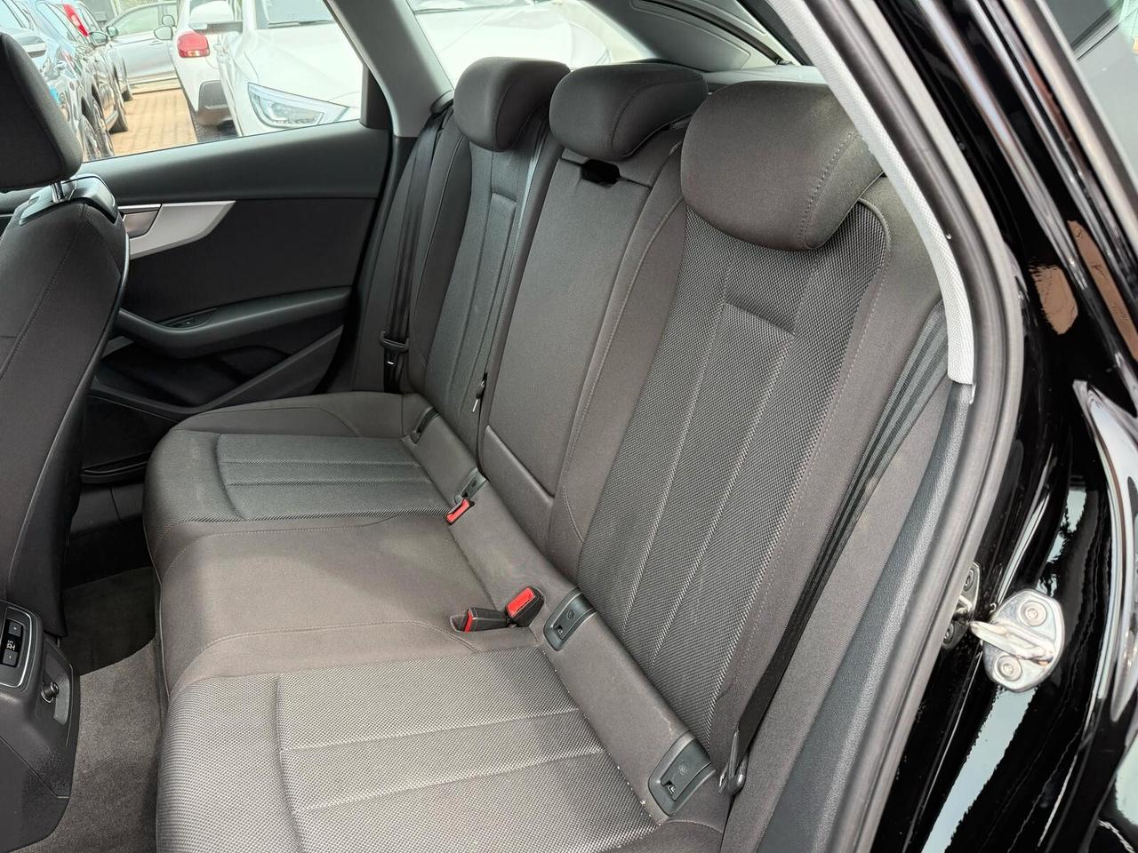 Audi A4 35 TDI/163 CV S tronic Business Advanced