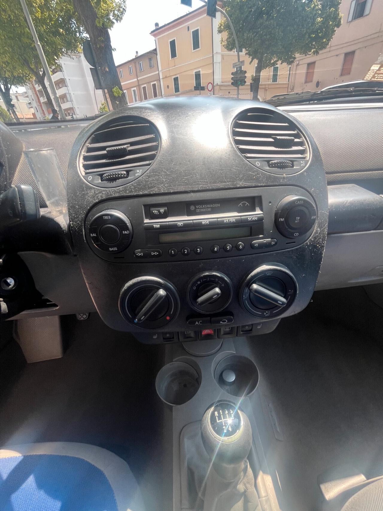 VOLKSWAGEN NEW BEETLE 1.9 TDI EN VOGUE OK NEOPATENTATI GARANZIA 12 MESI CON DICHIARAZIONE DI CONFORMITA' LEGALE