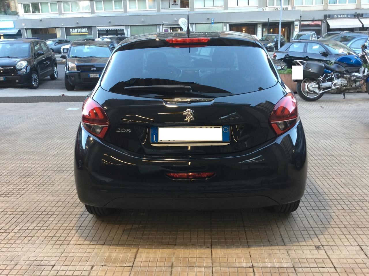Peugeot 208 PureTech 82 3 porte Allure