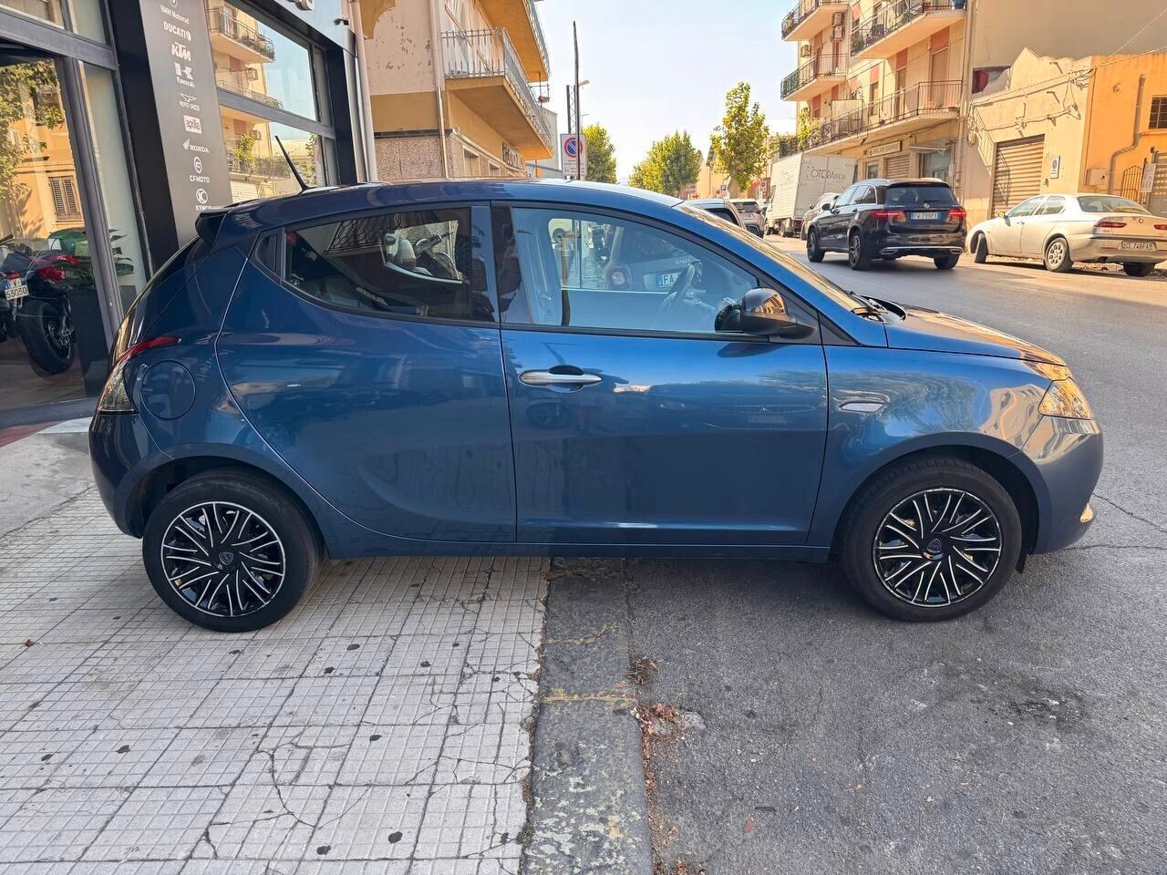 Lancia Ypsilon 1.0 FireFly HYBRID – UNICO PROPRIETARIO
