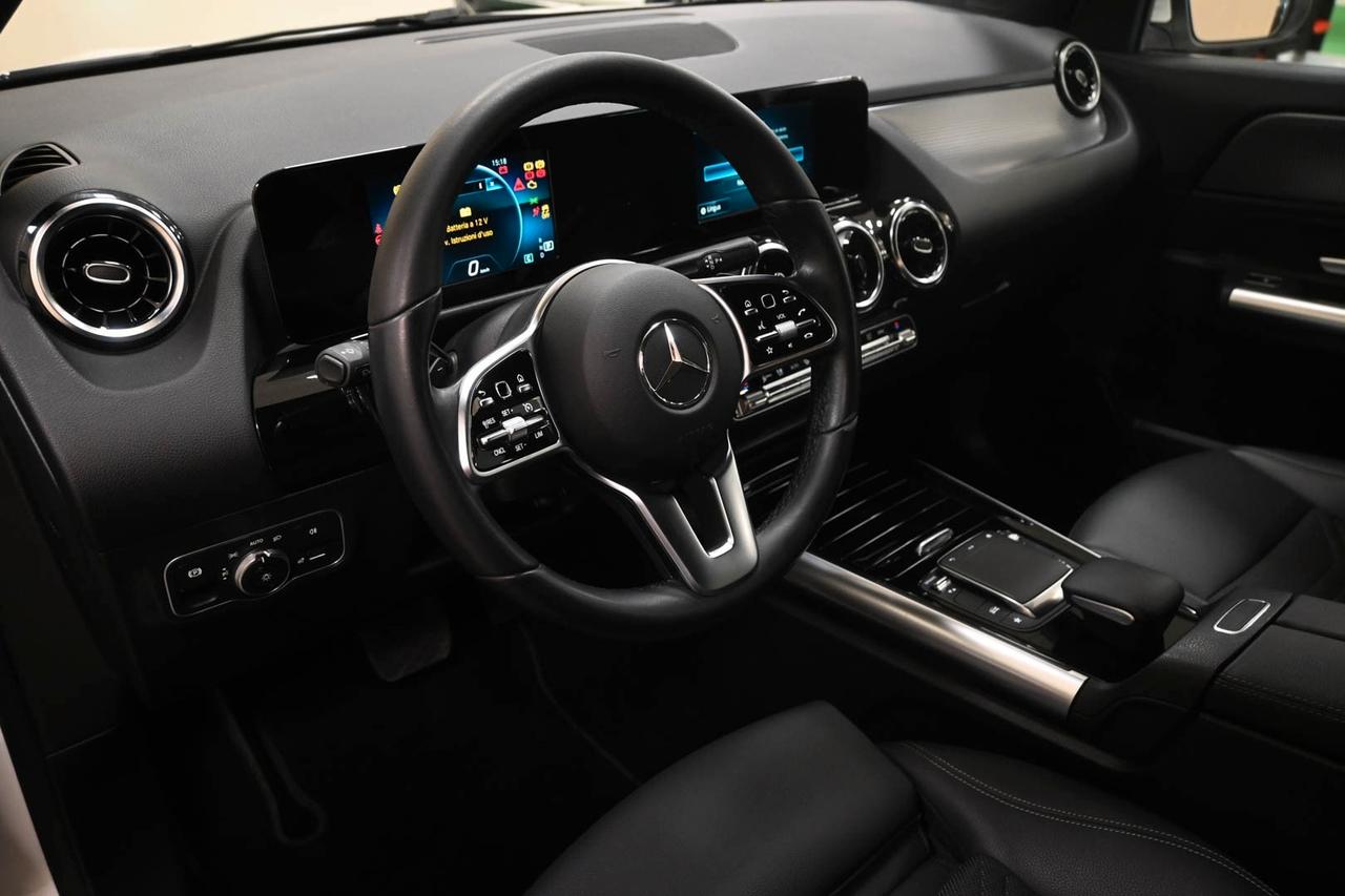 MERCEDES GLA (H247) GLA 200 d Automati...