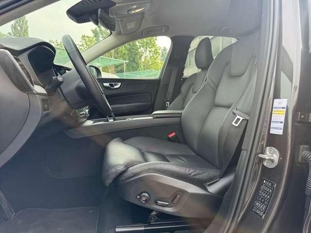 Volvo XC60 B4 automatico Plus Dark awd N1