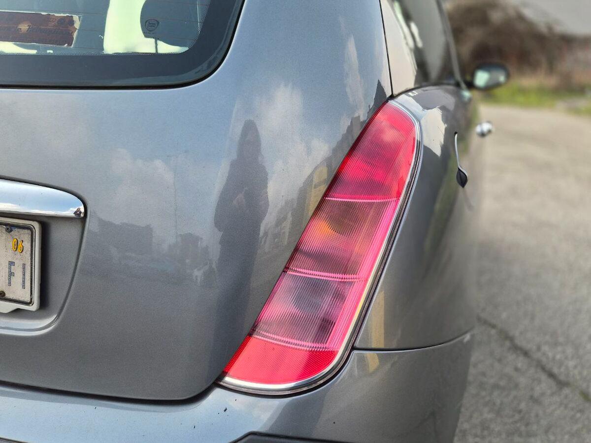 Lancia Ypsilon 1.2 8v 100