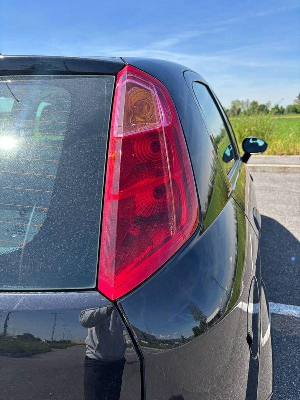 FIAT Punto NEOP. 1.4 8V 5 porte Natural Power Street