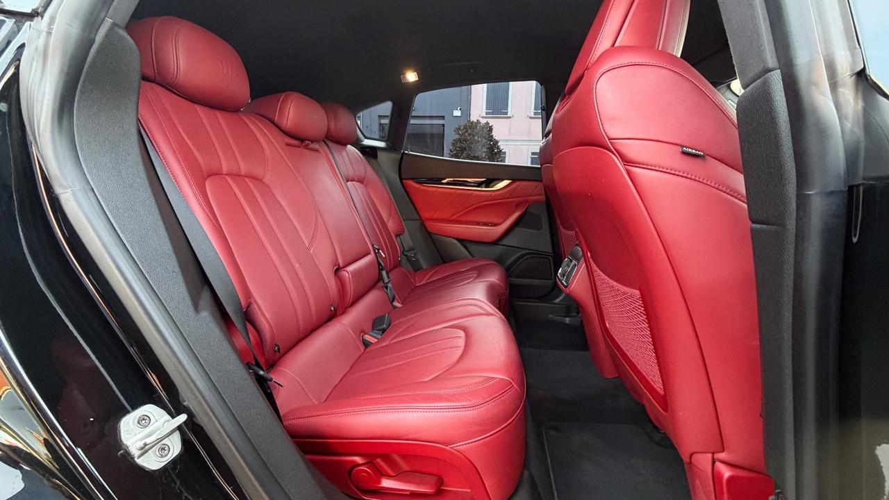 MASERATI LEVANTE 3.0 GRANSPORT Q4 V6 275CV - FULL LED, PELLE, SOSPENSIONI REGOLABILI, SEDILI ELETTRICI