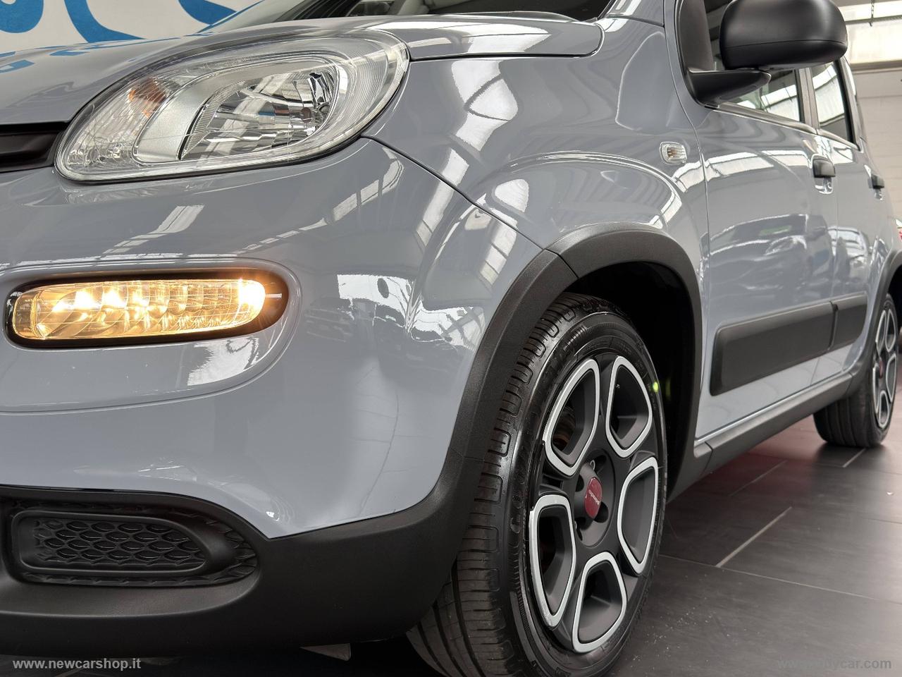 FIAT Panda 1.0 FireFly S&S Hybrid City Life NEOPATENTATI