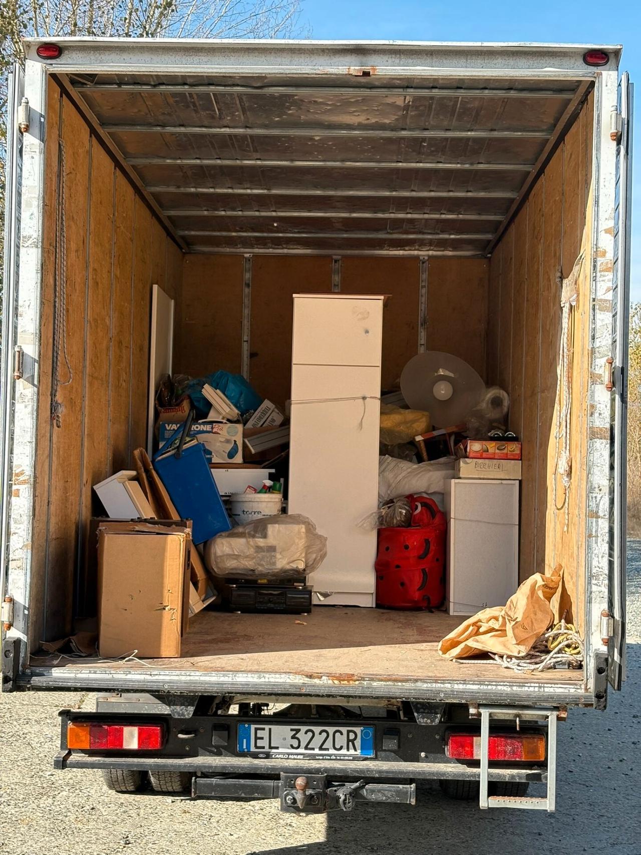 Ford Transit centinato con gancio traino