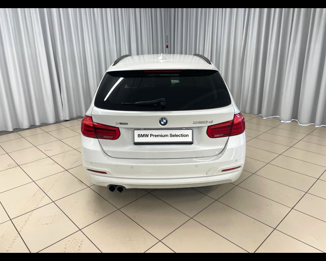 BMW Serie 3 (F30/31) - 320d xDrive Touring Business Advantage