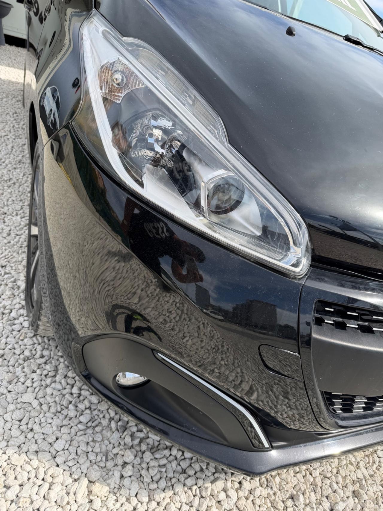 Peugeot 208 PureTech 82 5 porte Allure