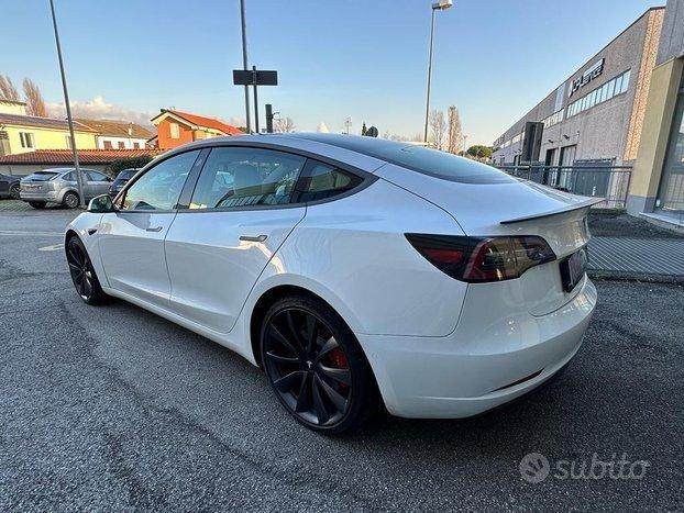 TESLA Model 3 - 2020