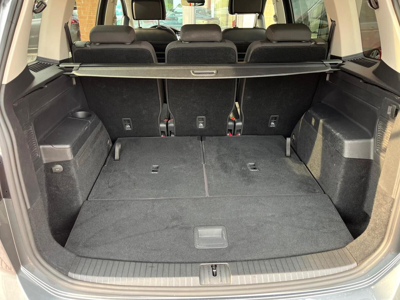 Volkswagen Touran 2.0 TDI DSG Executive - 7 POSTI