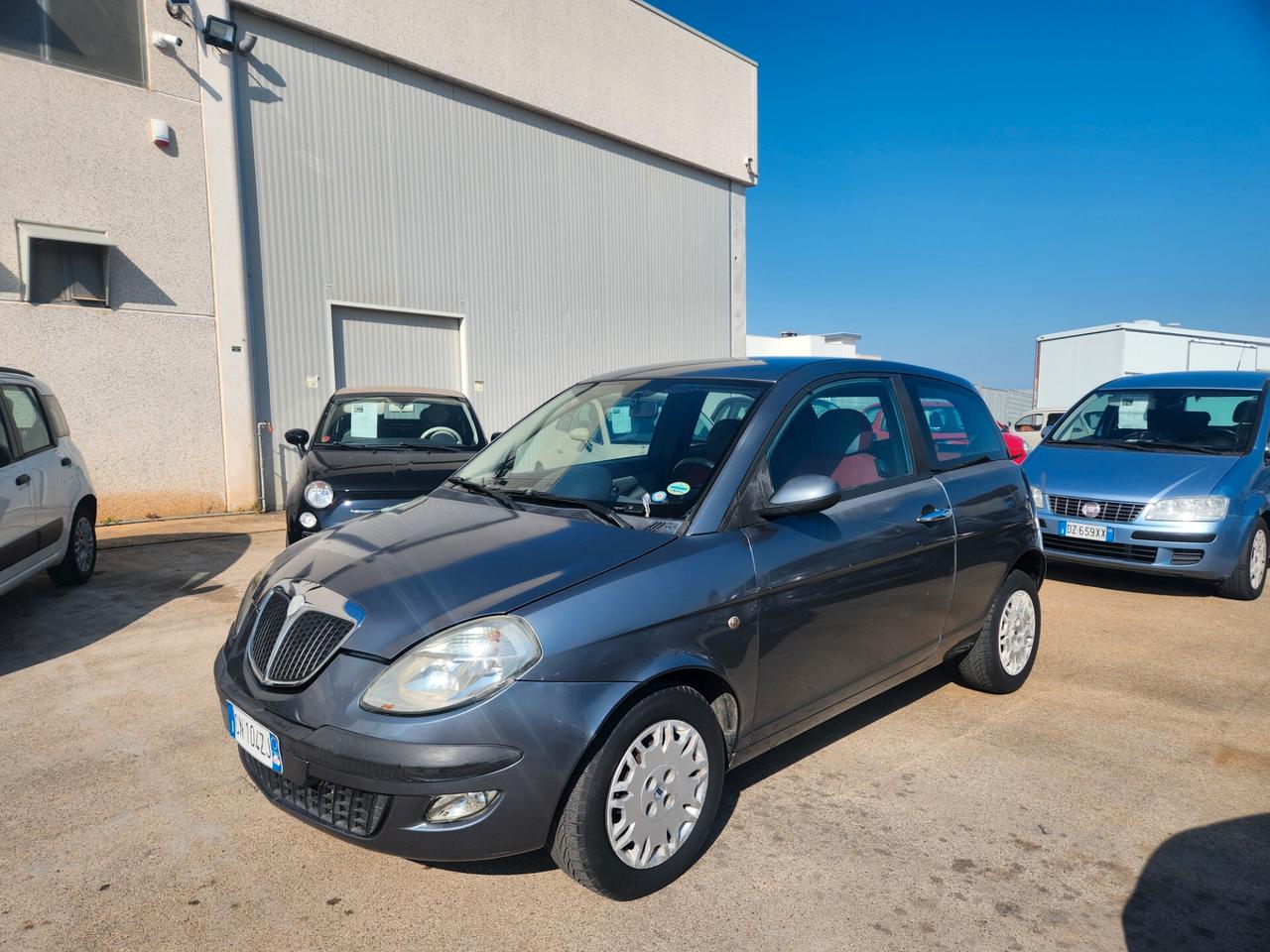 Lancia Ypsilon 1.2 16V Platino