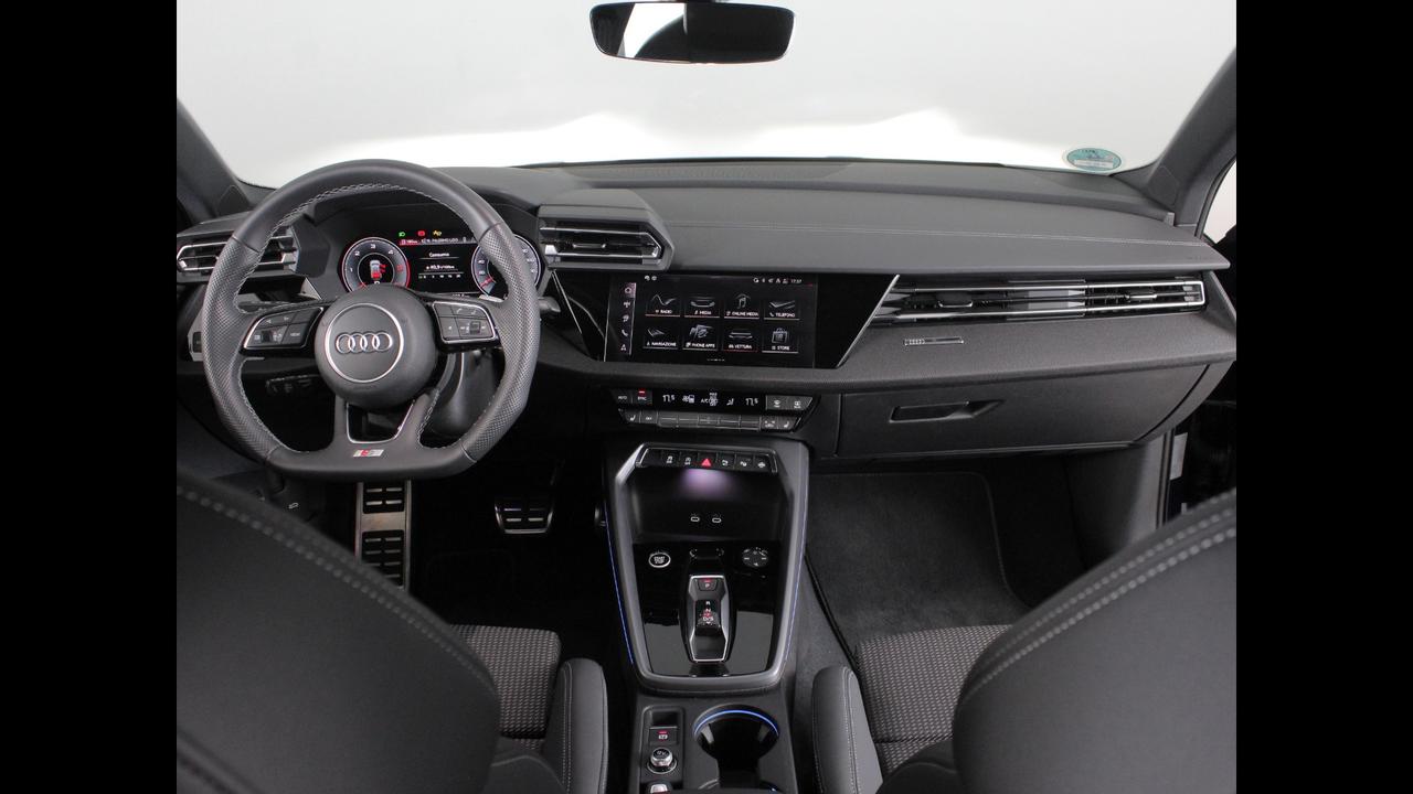 AUDI A3 IV 2024 allstreet - A3 allstreet 35 2.0 tdi Business s-tronic