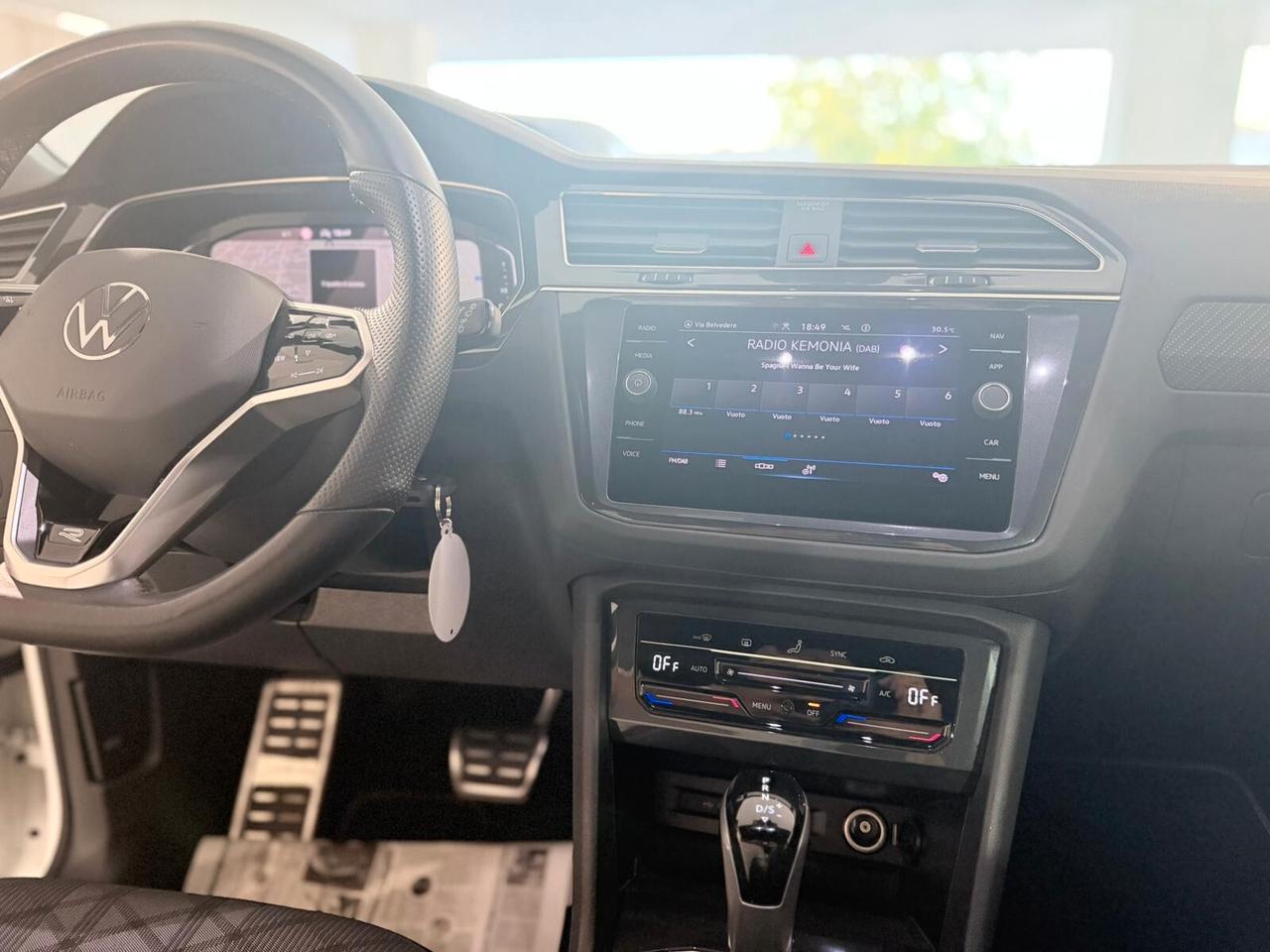 VOLKSWAGEN TIGUAN R-LINE AUTOMATICA IVA ESPOSTA