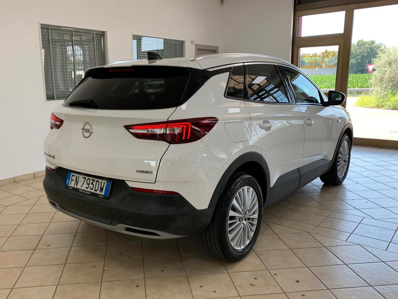Opel Grandland X 1.2 130 CV Business