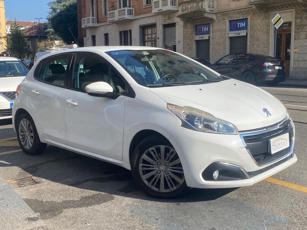 Peugeot 208 life #11893