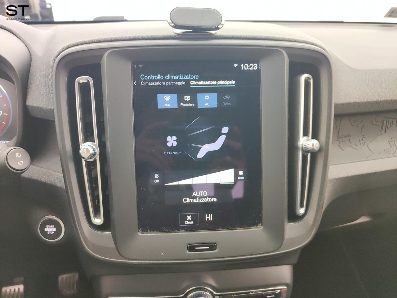VOLVO XC40 (2017-->) - XC40 T2 Essential