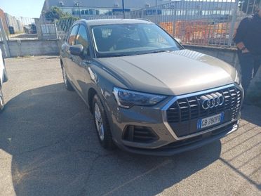 Audi Q3 35 TDI S tronic Business