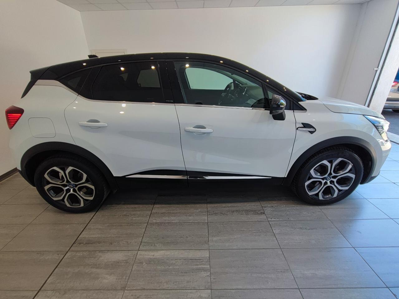 Renault Captur Plug-in Hybrid E-Tech 1 Initiale Paris