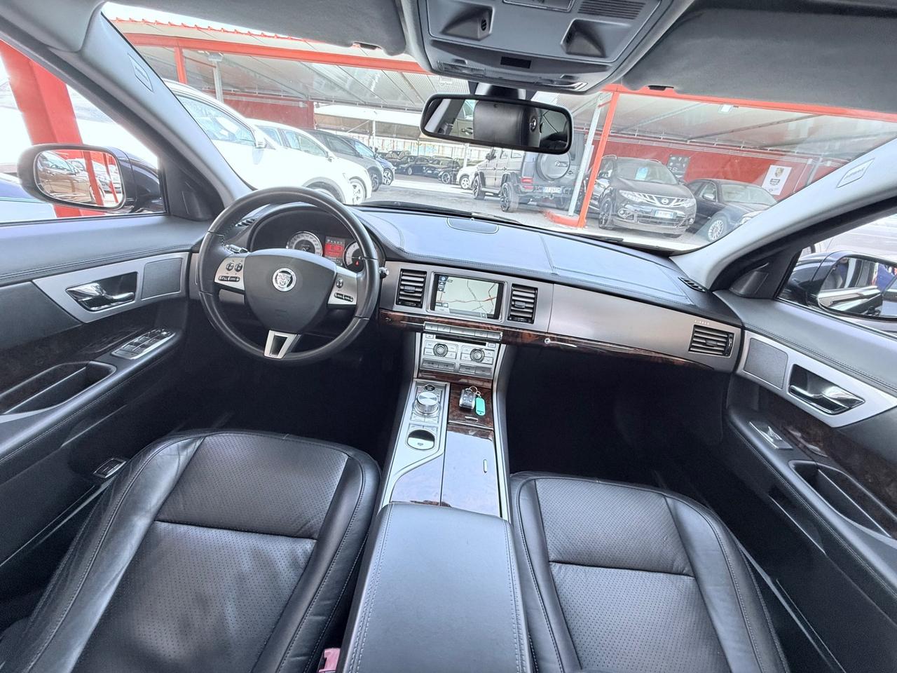 XF 3.0DS V6 Premium Luxury/R-SPORT/RATE/PERMUTE