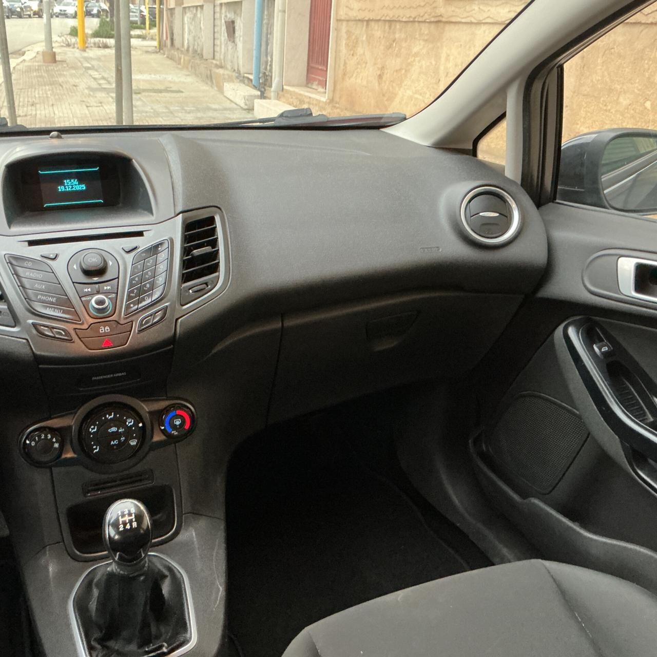 Ford Fiesta 1.4 TDCi 70CV 5 porte Titanium