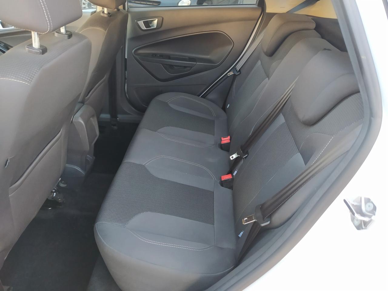 Ford Fiesta 1.4 5 porte Bz.- GPL Black & White Edition Neopatentati