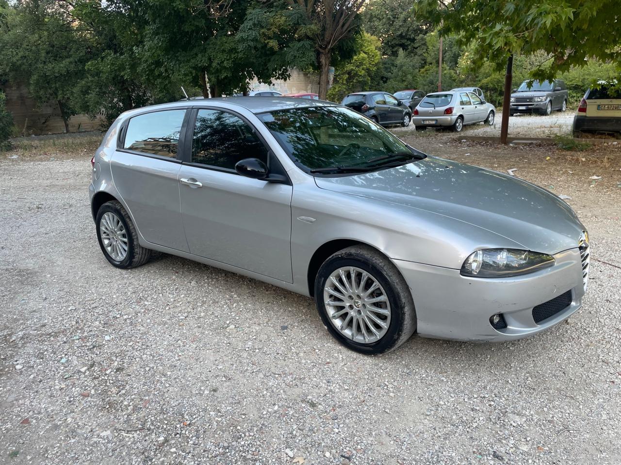 Alfa Romeo 147 1.9 JTD (120) 5 porte Distinctive